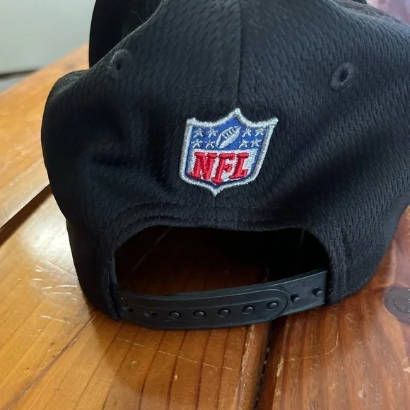 LIV Super Bowl Champions NFL Tampa Bay Buccaneers New Era 9Forty Snapback Hat - Picture 3 of 3